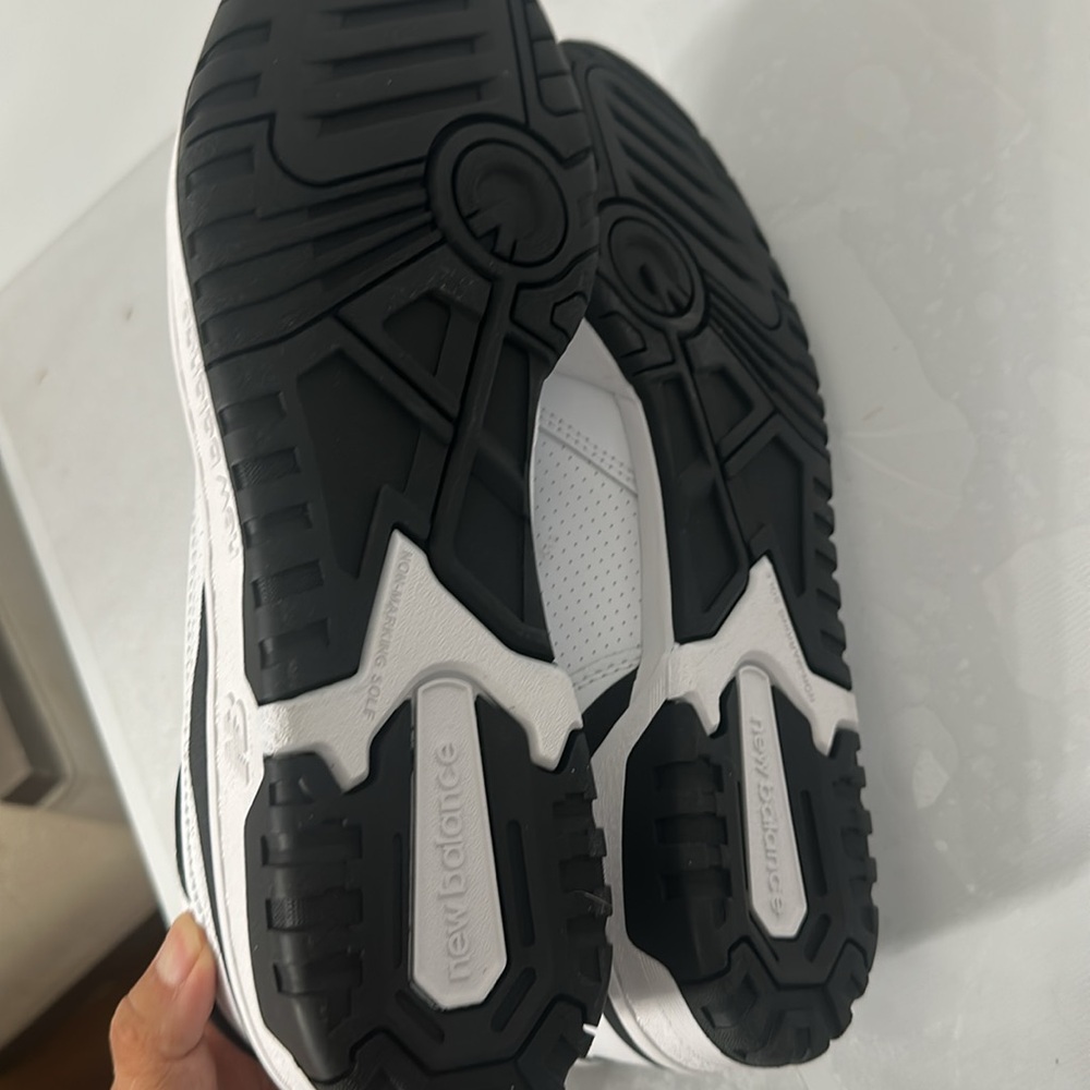 New Balance 550 White and Black Oreo Men Size 8.5-13 - Picture 4 of 5